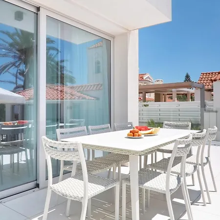 Casa vacanze Royal 4 Bedroom Seafront