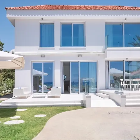 Casa vacanze Royal 4 Bedroom Seafront