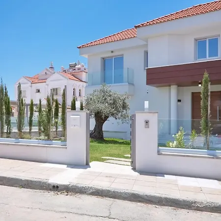 Royal 4 Bedroom Seafront Casa vacanze Ayia Napa