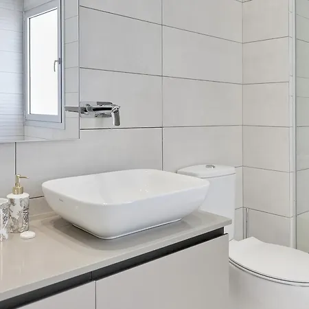 Royal 4 Bedroom Seafront بيت للعطل