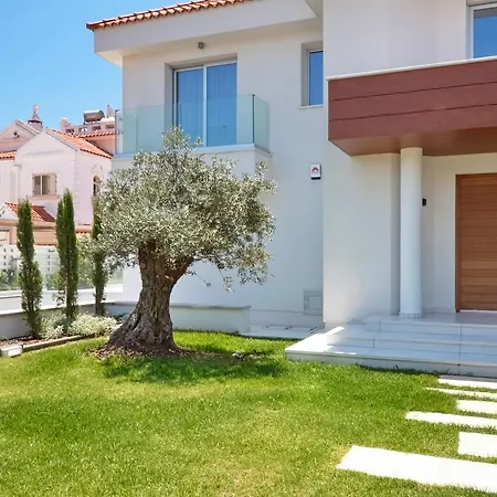 Holiday home Royal 4 Bedroom Seafront Ayia Napa