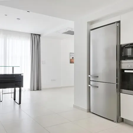 بيت للعطل Royal 4 Bedroom Seafront